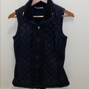 Athleta black down vest Small